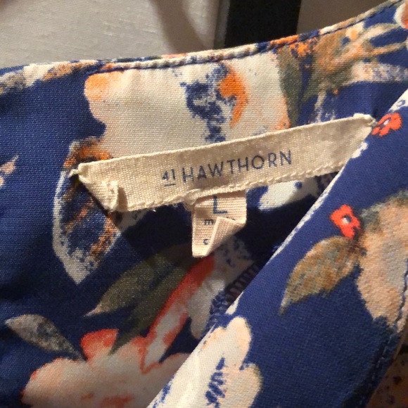 Sleeveless Top - Picture 2 of 3